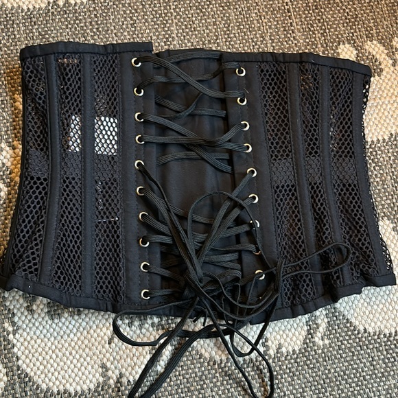 Orchard Corset 305 Modern Curve Standard Mesh Corset. Size 26 - Picture 3 of 9